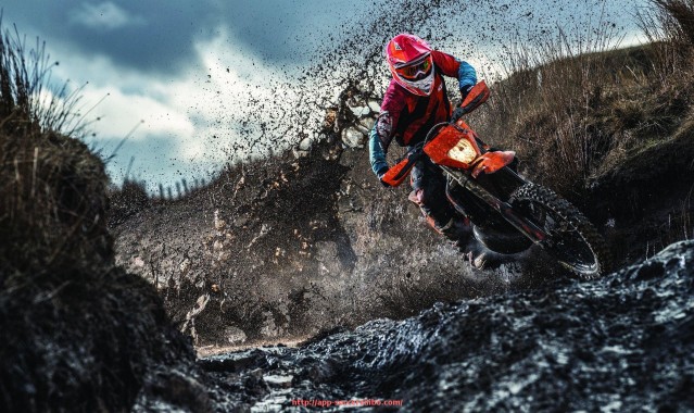 足球直播-世俱杯球队防线分析及防守战术研究